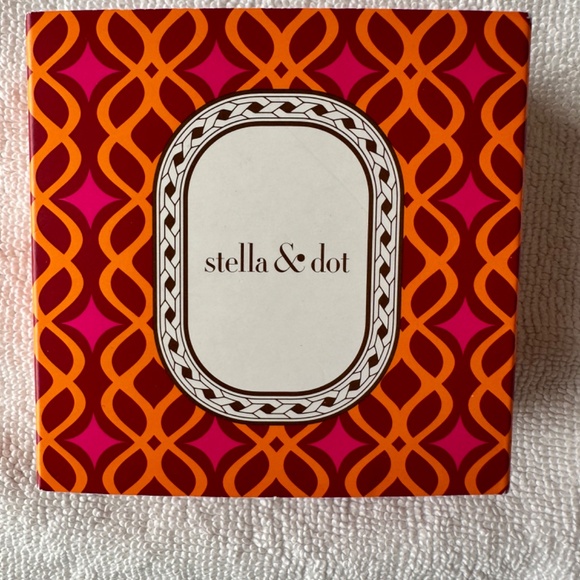 BNWT Stella and dot rose gold pave crystal cuff in size S/M - Picture 5 of 7